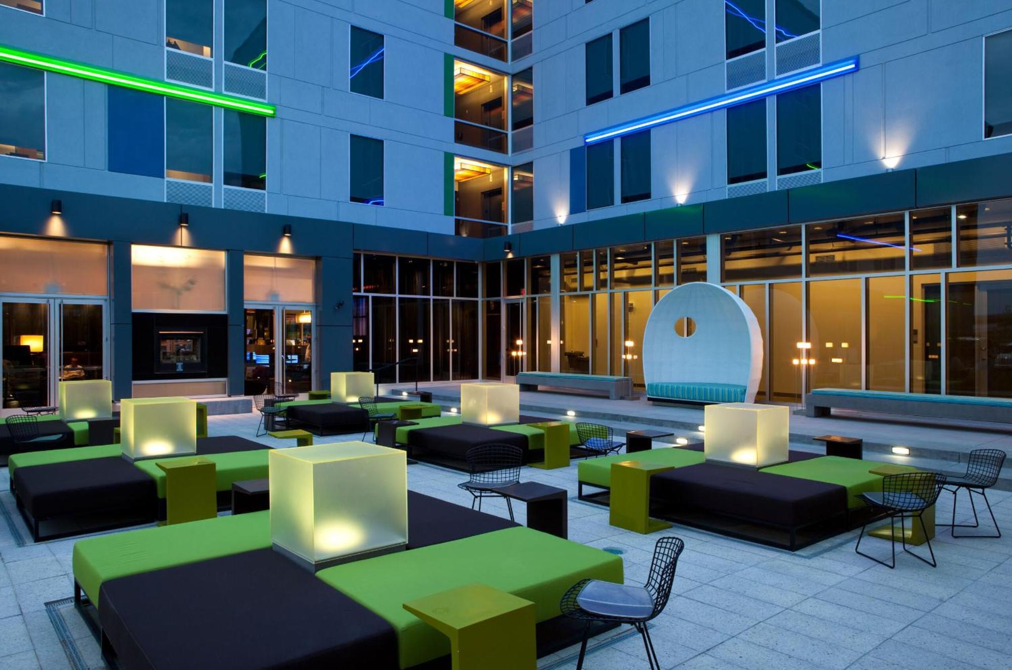 Aloft Denver Airport At Gateway Park Aurora Exteriör bild